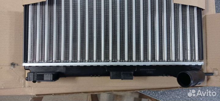 Радиатор охлаждения Рено Логан,Сандеро