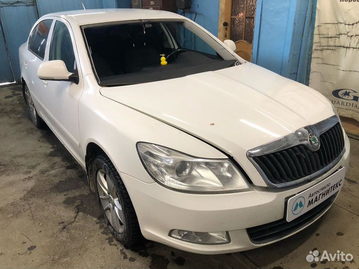 Стекло лобовое Skoda Octavia A7 / A5 / Tour