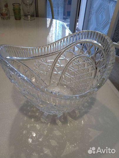 Хрустальная ваза