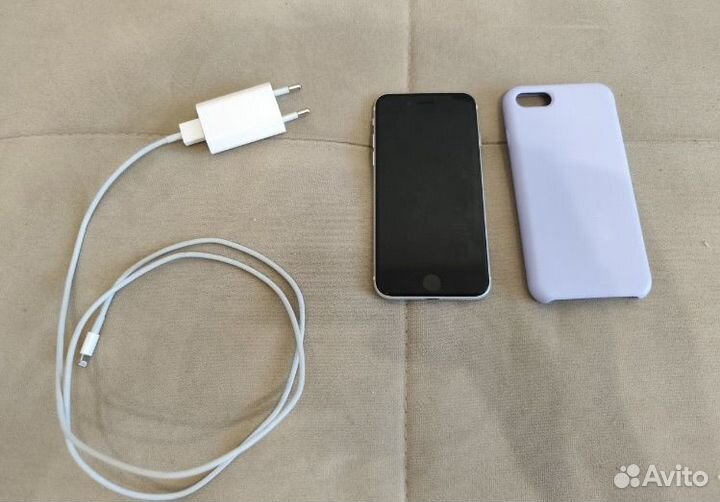 iPhone SE, 64 ГБ