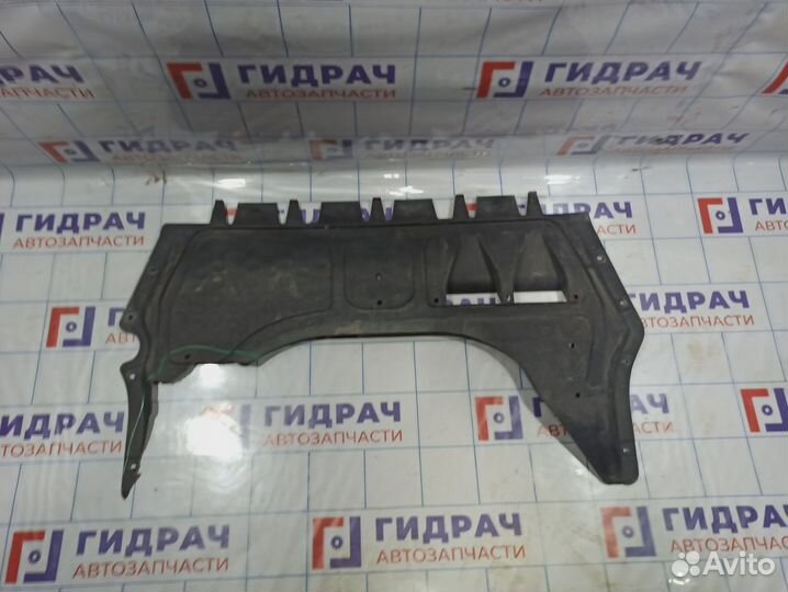 Пыльник двигателя Volkswagen Jetta (A6) 5C0825237. Дефект