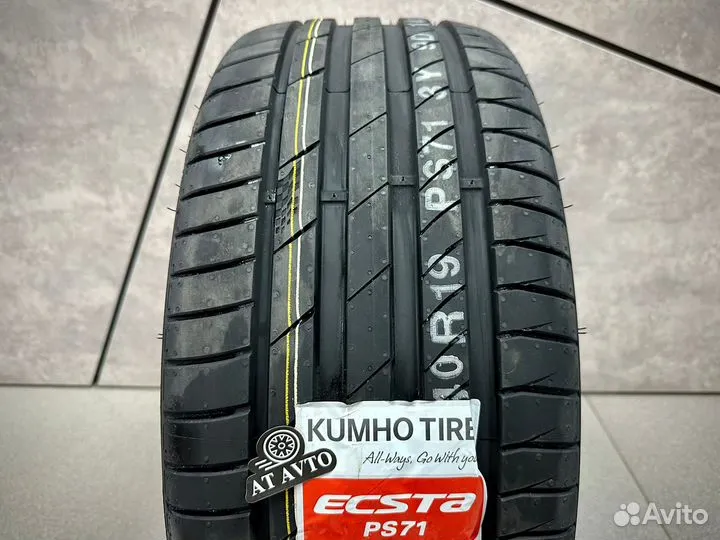 Kumho Ecsta PS71 285/45 R19