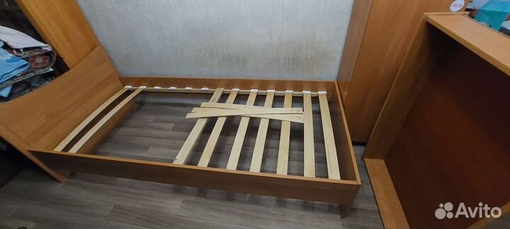 Кровать односпальная бу