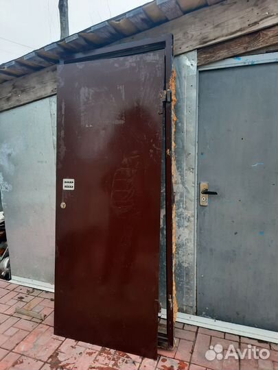 Металлическая дверь бу