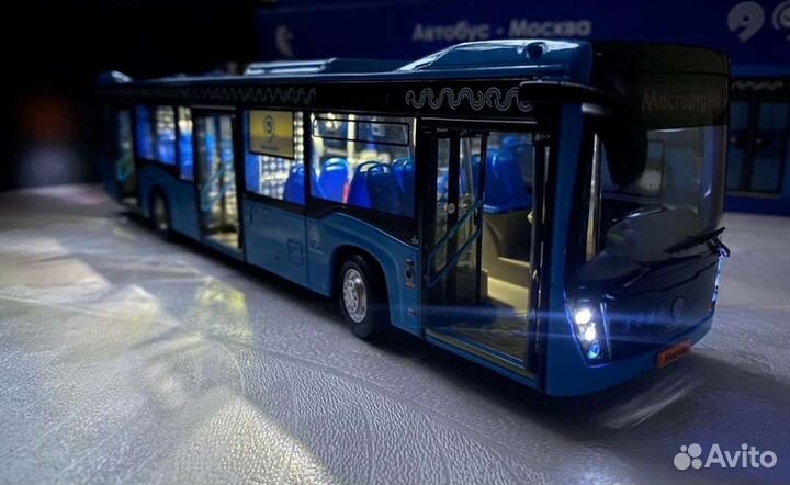 Коллекционная модель Автобус Нефаз-5299 1:43