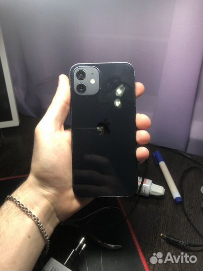 iPhone 12, 64 ГБ