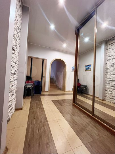 Дом 288 м² на участке 8 сот.