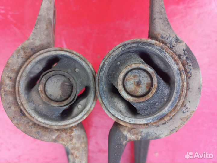 Передние рычаги Ford Focus 1