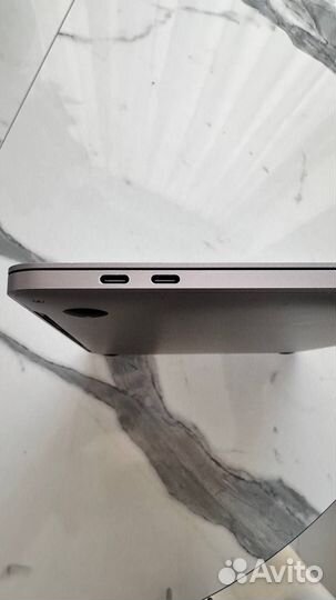 Macbook pro 13 2019 touch bar