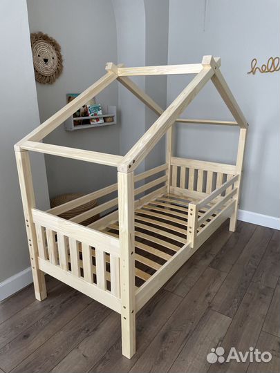 Детская кроватка Домик