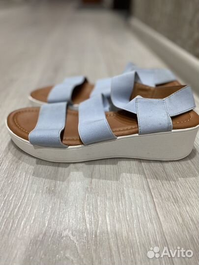 Сандалии для девочки