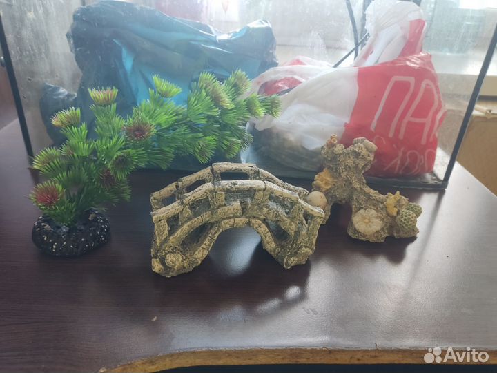 Декор и камни для аквариума