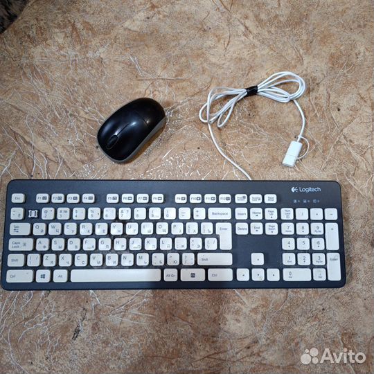 Клавиатура и беспроводная мышь Logitech