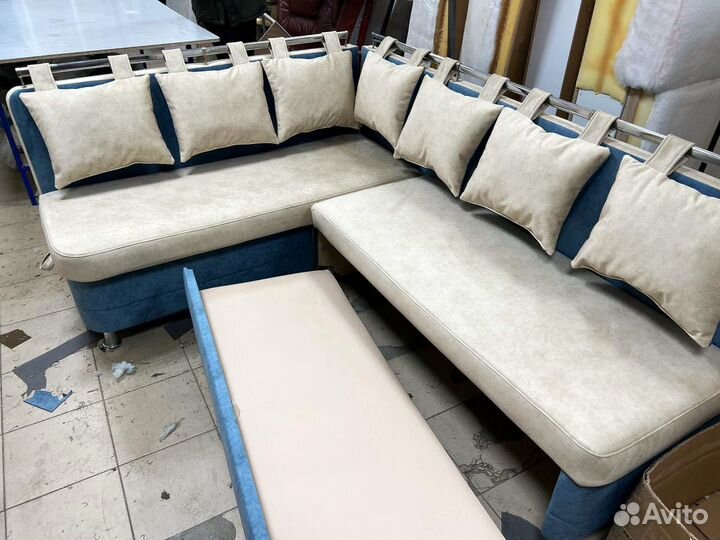 Перетяжка диванов Москва, обивка мебели, кроватей