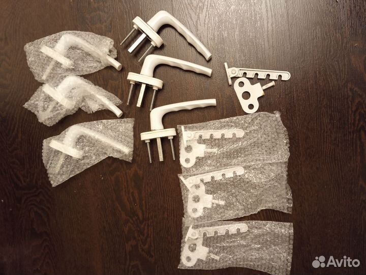 Ручки оконные Рехау