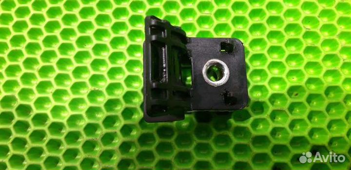 Кронштейн радиатора Chevrolet Cruze I Рестайлинг