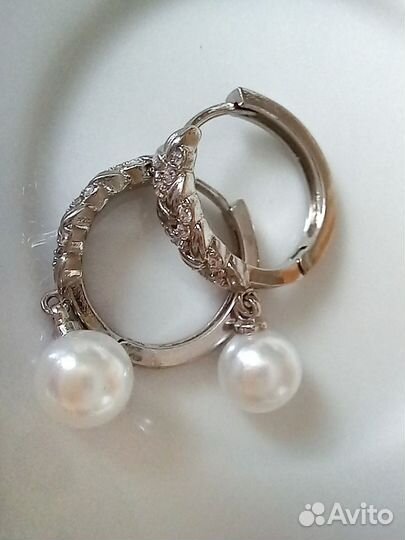 Повседневные серьги под серебро с жемчугом