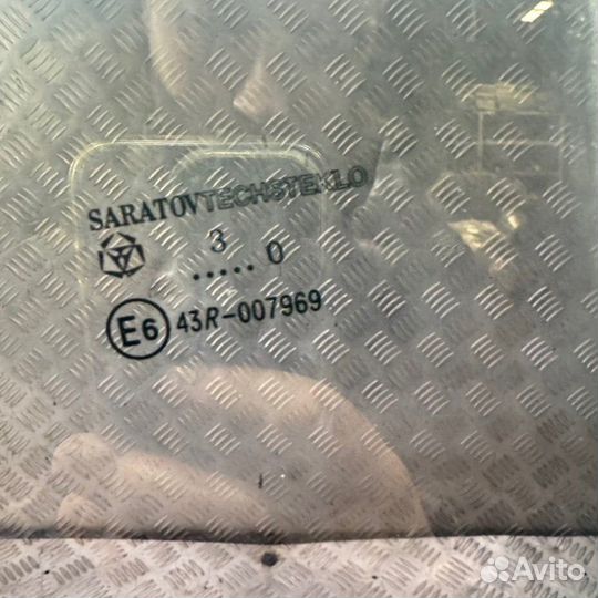 Стекло двери переднее правое Ваз 2107