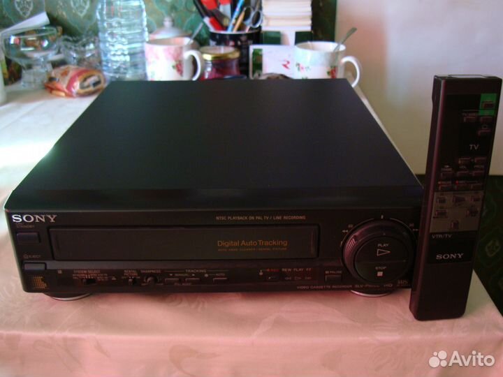 Видео-магнитофон Sony