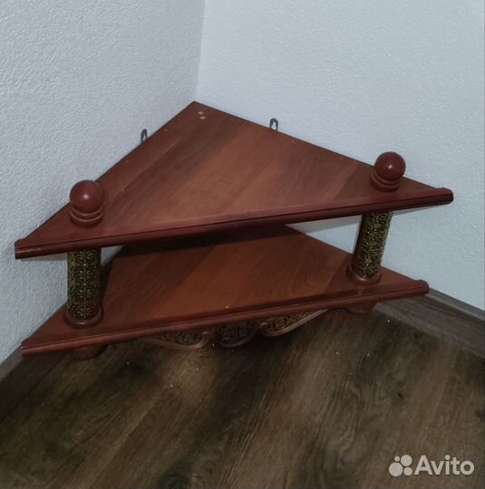 Полка под иконы угловая