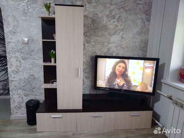 Полка под телевизор