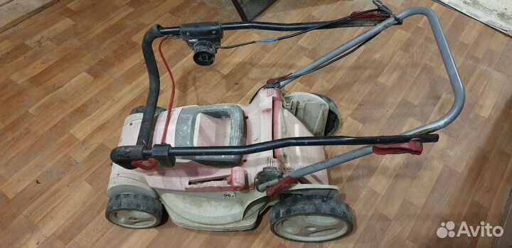 Газонокосилка электрическая