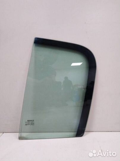 Стекло двери задней левой форточка Renault Megane