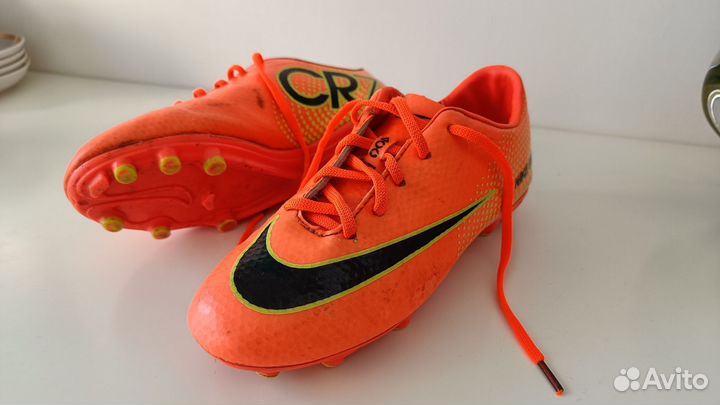 Футбольные бутсы nike skin 35 р