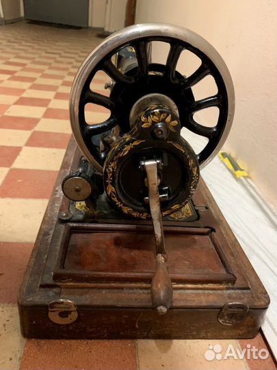 Швейная машинка zinger (singer) старинная