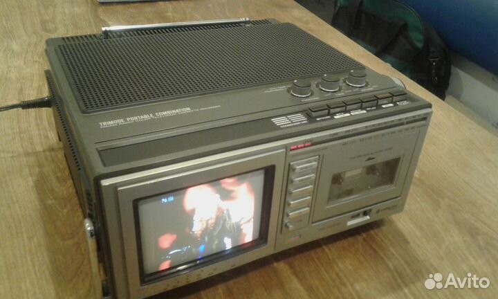 Магнитола с тв Hitachi C6-640