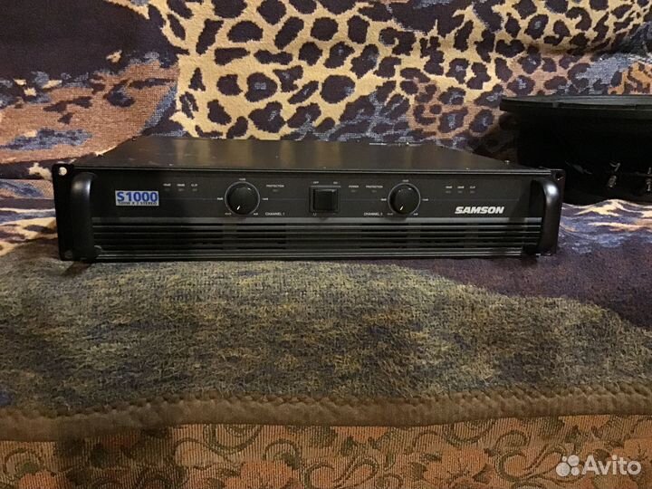 Усилитель Samson S1000