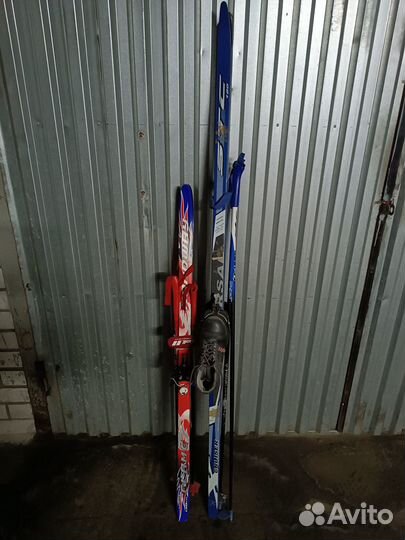 Лыжи детские ботинки и палки в комплекте