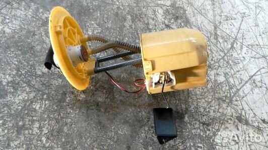 Датчик уровня топлива toyota verso AR2 (72X12M701)