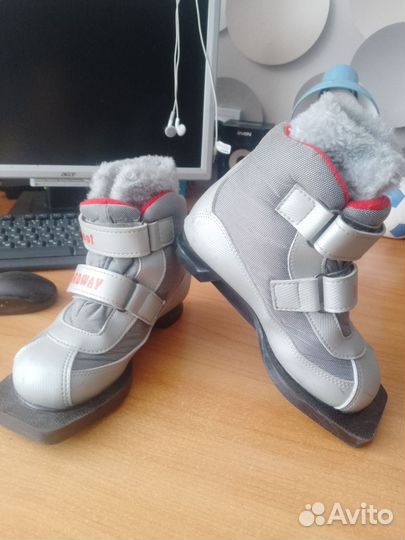 Лыжные ботинки