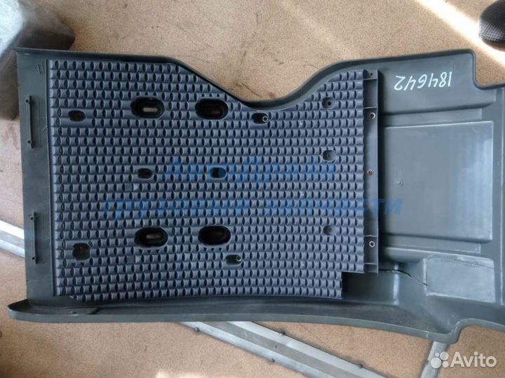 Крыло Мерседес Актрос мп2 левое в сборе 9438800306