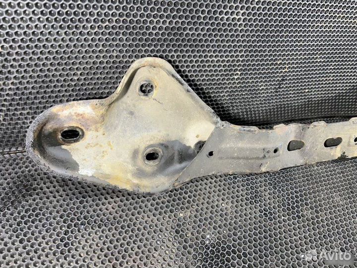 Кронштейн подрамника Mazda Cx-7 2006-2009