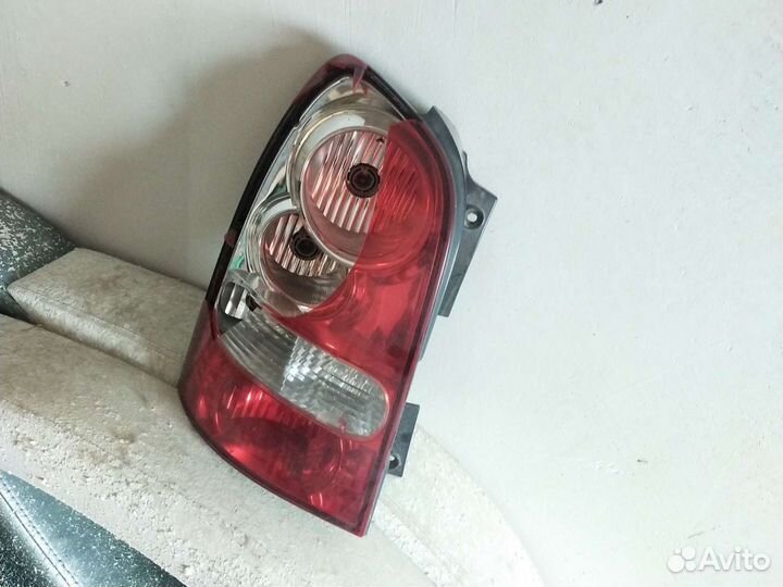 Задняя левая фара ssangyong rexton2