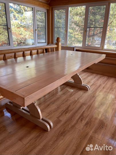 Стол деревянный