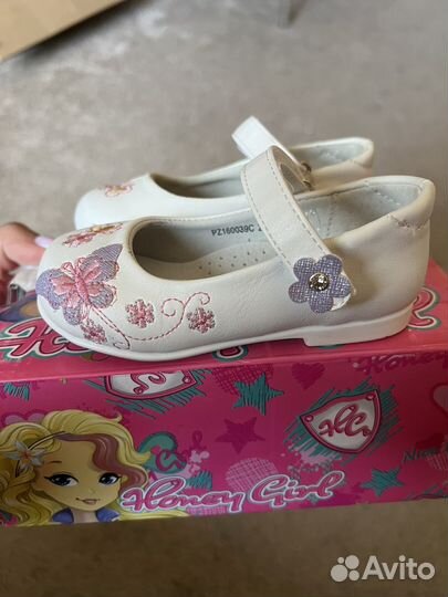 Туфли для девочки новые