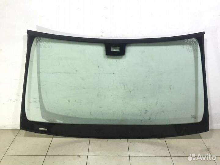 Лобовое стекло Мерседес