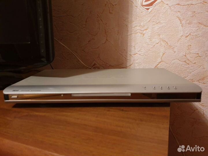 DVD плеер akai dv-p4765kdsm