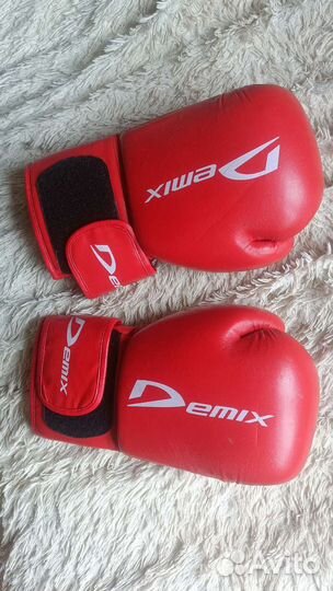 Боксерские перчатки Demix 10oz
