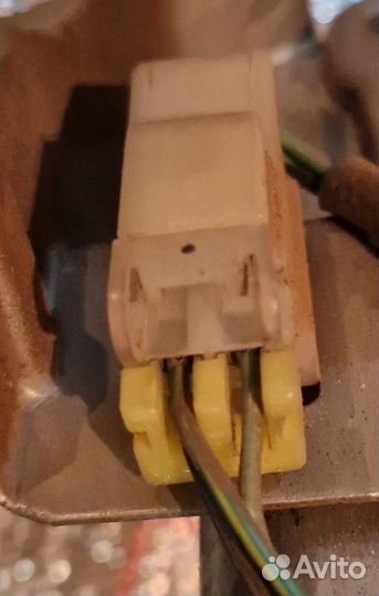 Моторчик заднего дворника на Терано II