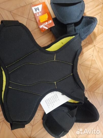 Новый нагрудник хоккейный CCM tacks yth M