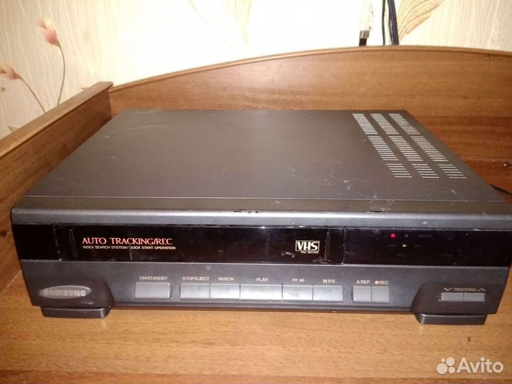 Видеомагнитофон кассетный