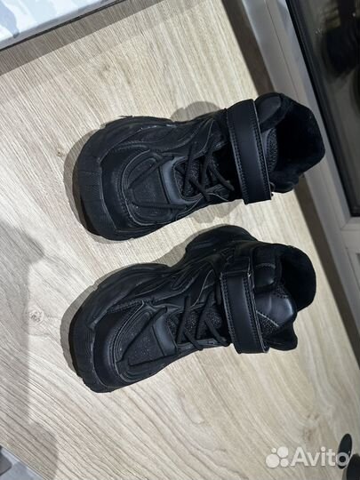 Дeтcкиe дeмиcезoнныe кроссoвки