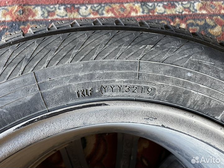 Yokohama Ice Guard IG65 215/65 R17