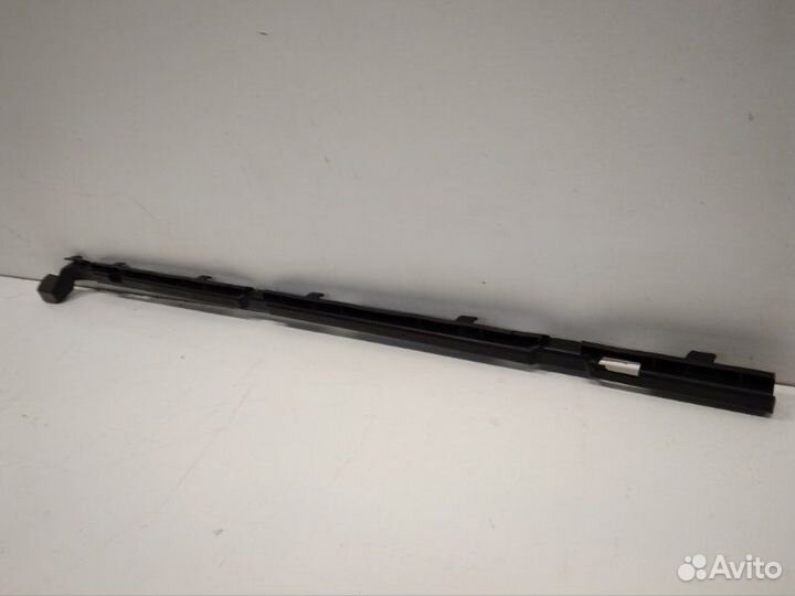 Кронштейн порога правый Mercedes-Benz Gla X156