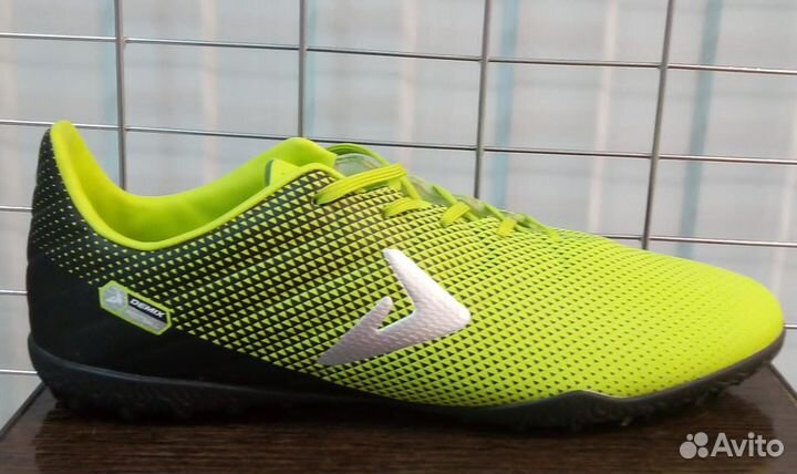 Размер 46 /30см длина по стельке Бутсы Demix Новые