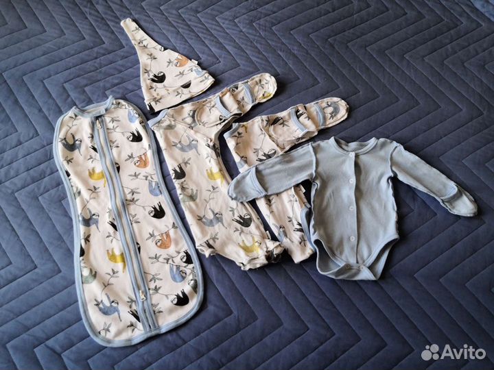 Комплект одежды на малыша пакетом